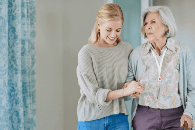 SE NECESITA PERSONAL EN DISTINTAS AREAS PARA CUIDAR ADULTOS MAYORES |